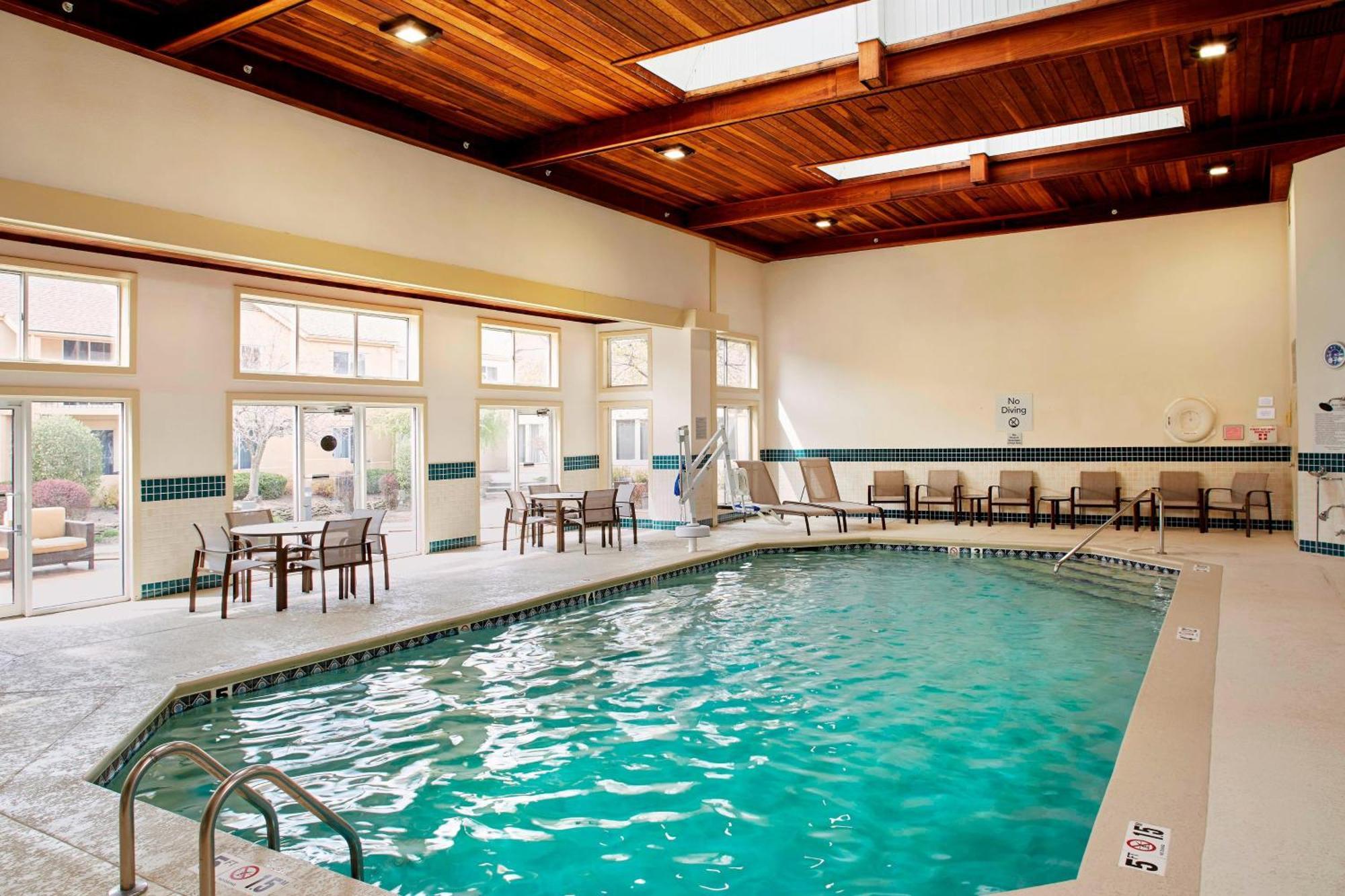 Courtyard By Marriott Lansing Hotel Kültér fotó